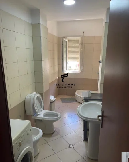 Tirane, jepet me qera apartament 2+1 Kati 2, 97 m² 500 € (KODRA E DIELLIT)