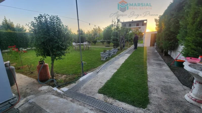 Tirane, shitet Vile 2 Katshe , 312 m² 266.000 € (Rruga Albanët, Valias, Kamëz)