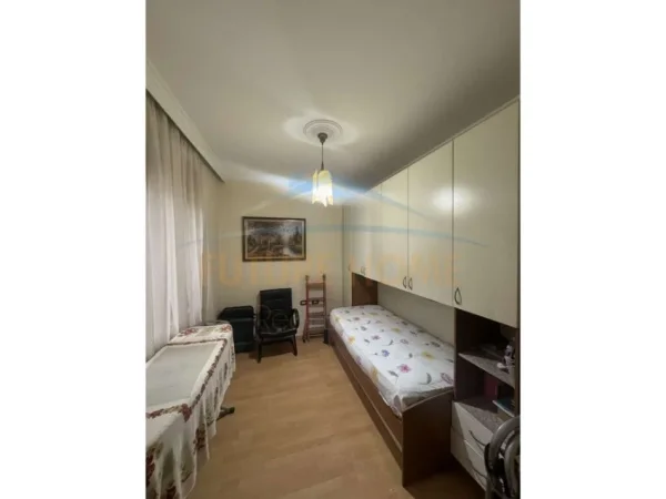 Tirane, jepet me qera apartament 2+1 Kati 0, 120 m² 480 € (JORDAN MISJA)