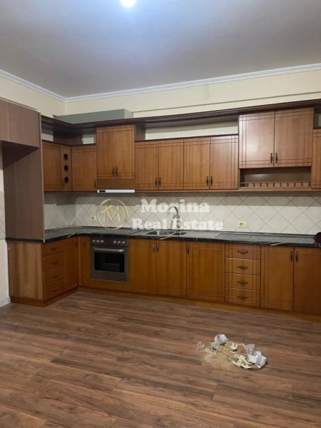 Tirane, jepet me qera shtepi 2+1 Kati 2, 130 m² 500 € (Kodra e Priftit)