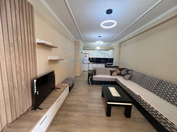 Tirane, jepet me qera apartament 1+1 Kati 6, 75 m² 700 € (21 Dhjetori)