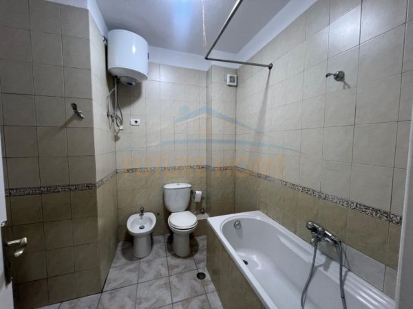 Tirane, jepet me qera apartament 1+1 Kati 6, 75 m² 700 € (21 Dhjetori)