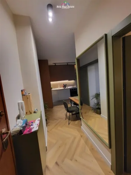 Tirane, jepet me qera apartament 1+1+Ballkon Kati 8, 65 m² 500 € (ISH TREGU ELEKTRIK)