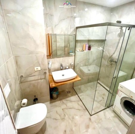 Tirane, jepet me qera apartament 1+1+Ballkon Kati 4, 84 m² 750 € (Rruga e Elbasanit)