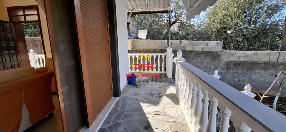 Vlore, jepet me qera shtepi 1+1+Ballkon Kati 0, 80 m² 350 € (Rruga Dhimitër Konomi)