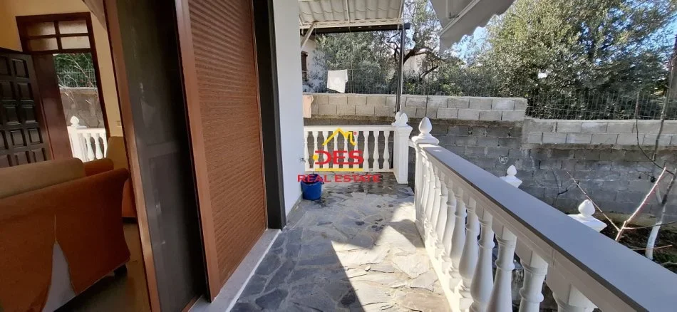Vlore, jepet me qera shtepi 1+1+Ballkon Kati 0, 80 m² 350 € (Rruga Dhimitër Konomi)