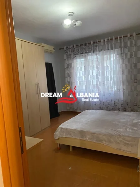 Tirane, jepet me qera apartament 2+1 Kati 2, 126 m² 700 € (liqeni artificial)