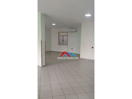 Tirane, jepet me qera ambjent biznesi Kati 0, 100 m² 450 € (Rruga Besa)