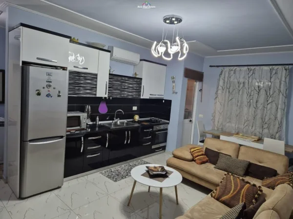 Tirane, jepet me qera apartament 1+1+Ballkon Kati 6, 70 m² 550 € (tregu elektrik)