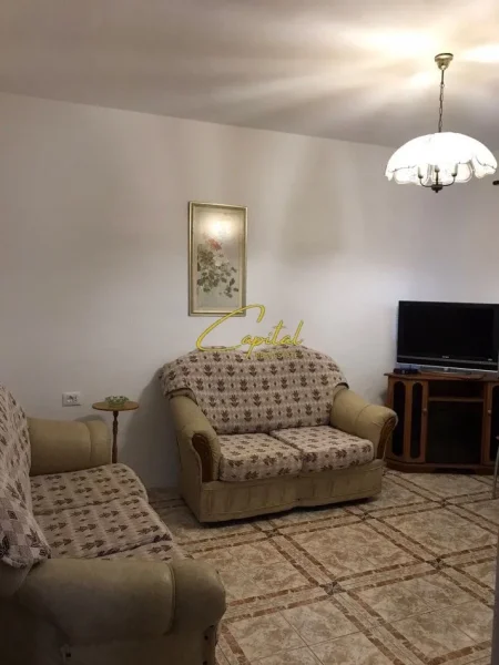 Tirane, jepet me qera apartament 3+1 Kati 4, 90 m² 530 € (RRUGA E ELBASANIT)