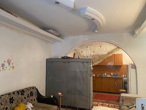 Tirane, shitet garsonier 1+1+Ballkon Kati 1, 42 m² 45.000 € (ne rrugen Njazi Meka Tirane.)