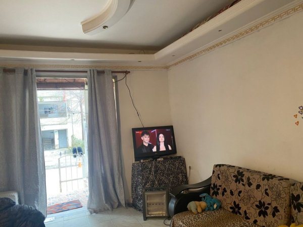 Tirane, shitet garsonier 1+1+Ballkon Kati 1, 42 m² 45.000 € (ne rrugen Njazi Meka Tirane.)