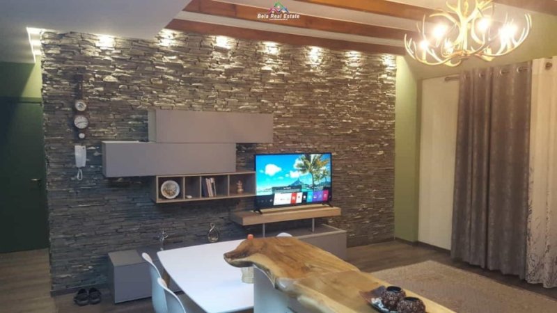 Tirane, jepet me qera apartament 2+1+Ballkon Kati 3, 90 m² 680 € (liqeni i thate)
