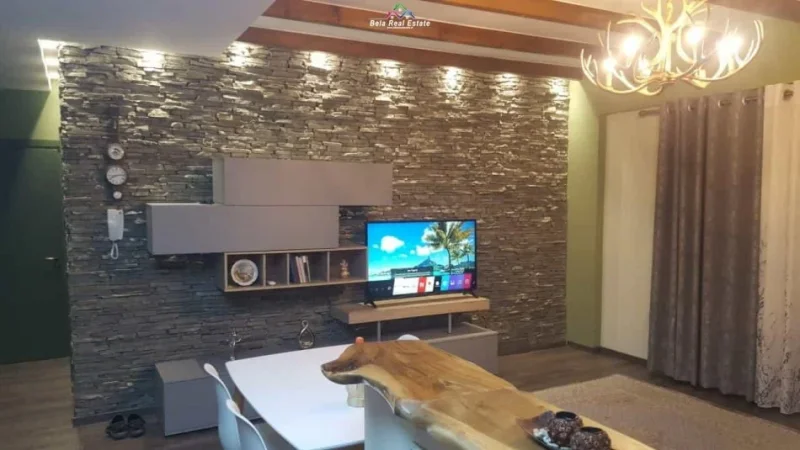 Tirane, jepet me qera apartament 2+1+Ballkon Kati 3, 90 m² 680 € (liqeni i thate)