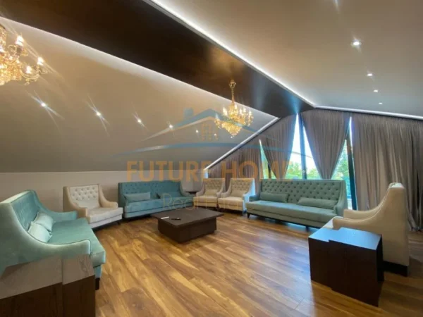 Tirane, jepet me qera Vile 2 Katshe , 750 m² 5.000 € (MYSLYM KETA)