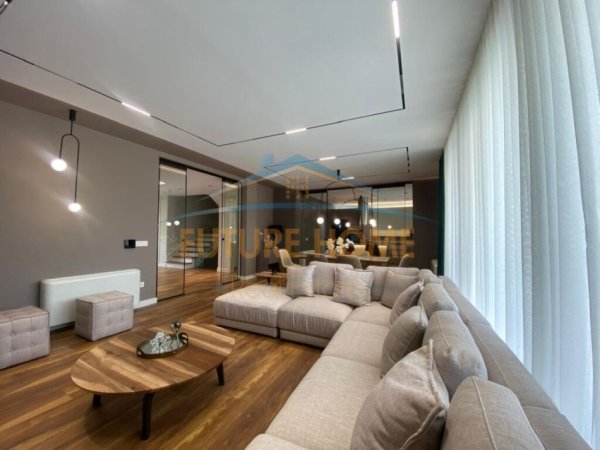 Tirane, jepet me qera Vile 2 Katshe , 750 m² 5.000 € (MYSLYM KETA)