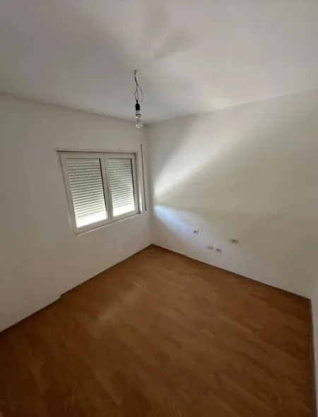 Tirane, shitet apartament 2+1 , 91 m² 100.000 € (Fresku)