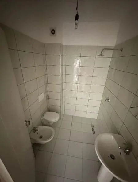 Tirane, shitet apartament 2+1 , 91 m² 100.000 € (Fresku)