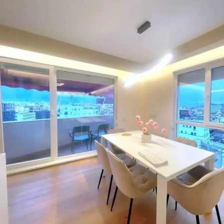 Tirane, shitet apartament 3+1 , 138 m² 368.000 € (Kompleksi Kontakt)