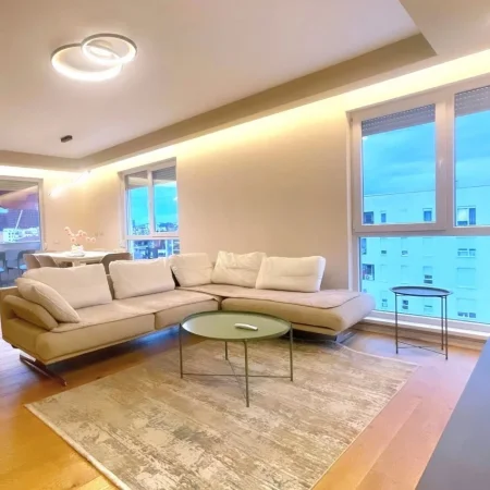 Tirane, shitet apartament 3+1 , 138 m² 368.000 € (Kompleksi Kontakt)