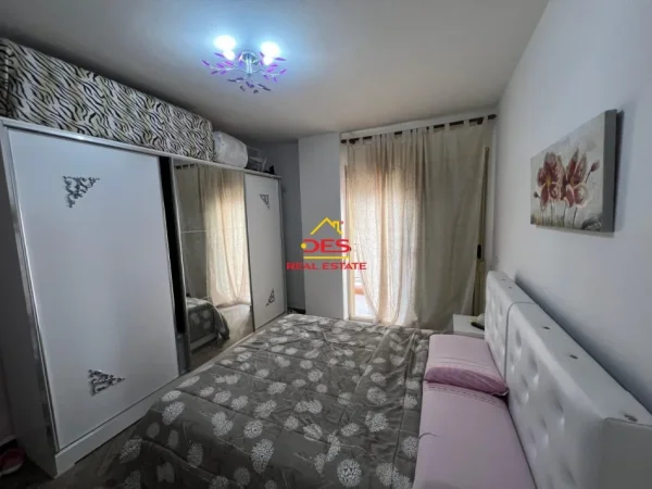 Vlore, shitet apartament 1+1+Ballkon Kati 3, 75 m² 120.000 € (Rruga Murat Tërbaçi)