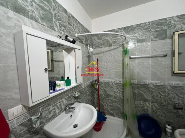 Vlore, shitet apartament 1+1+Ballkon Kati 3, 75 m² 120.000 € (Rruga Murat Tërbaçi)
