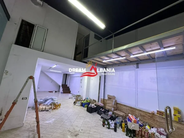 Tirane, jepet me qera dyqan Kati 0, 130 m² 600 € (Vasil Shanto)