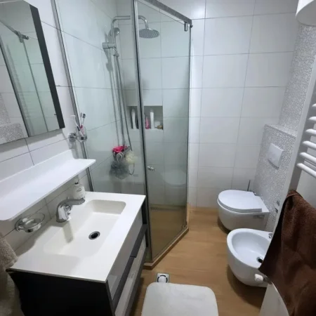 Tirane, shitet apartament 1+1 , 65 m² 128.000 € (Myslym Shyri)