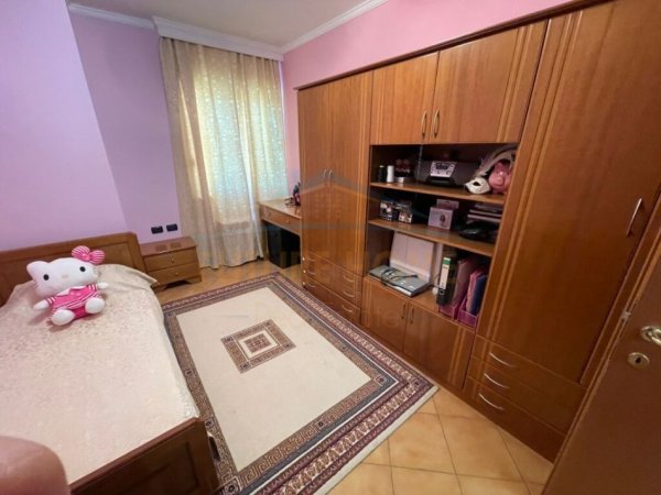 Tirane, jepet me qera apartament 2+1 Kati 10, 110 m² 1.200 € (Stadiumi Air Albania)