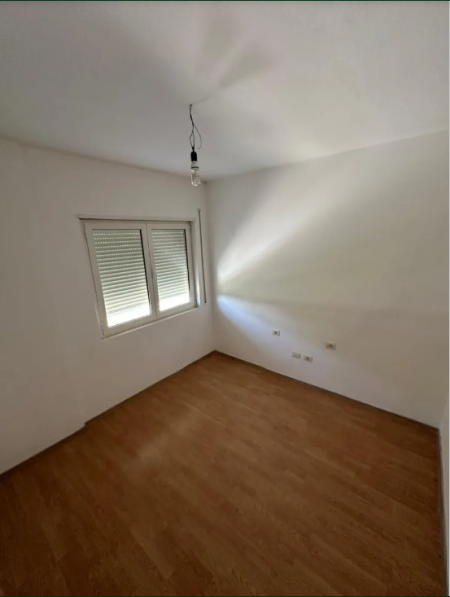 Tirane, shitet apartament 2+1 Kati 2, 91 m² 100.000 € (Fresk)