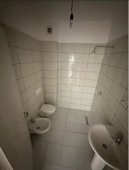 Tirane, shitet apartament 2+1 Kati 2, 91 m² 100.000 € (Fresk)