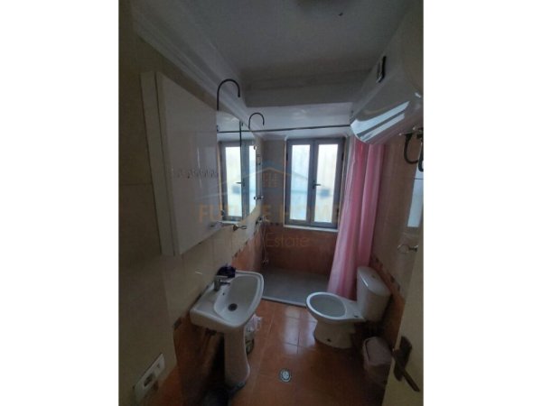 Tirane, shitet apartament 2+1 Kati 1, 72 m² 188.000 € (Rruga e Kavajes)