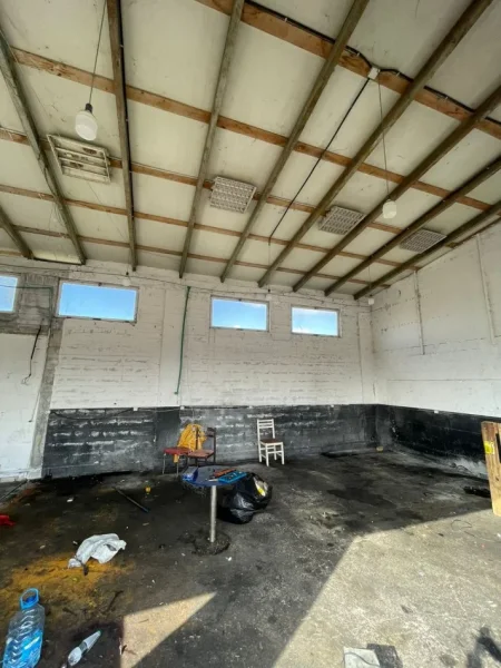 Tirane, jepet me qera magazine Kati 0, 325 m² 1.000 € (Instituti)