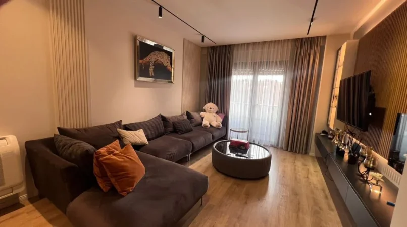 Tirane, shitet apartament 2+1+Ballkon Kati 6, 106 m² 212.000 € (Unaza e Re)