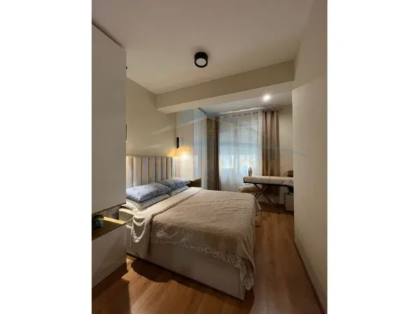 Tirane, shitet apartament 2+1+Ballkon Kati 2, 94 m² 210.000 € (Rruga e Kavajes)