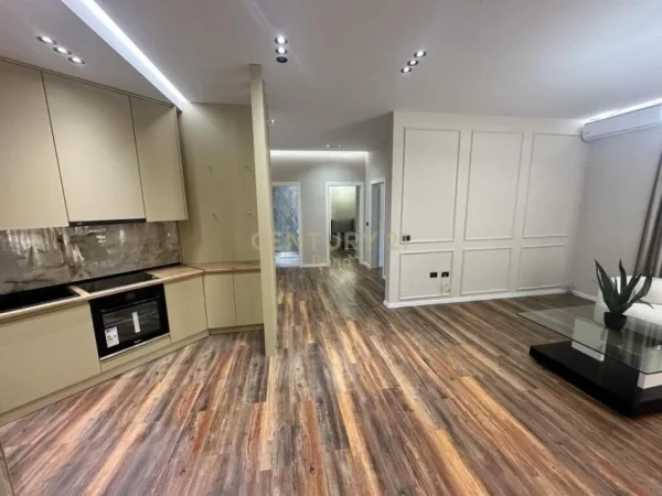 Durres, shitet apartament 2+1+Ballkon Kati 2, 250.000 € (Gjiri Lalzit)