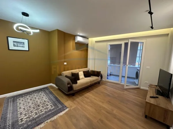 Tirane, jap me qera apartament 1+1+Ballkon Kati 2, 47 m² 550 € (Kopshti Zoologjik)