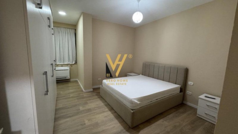 Tirane, jepet me qera apartament 1+1+Ballkon Kati 5, 77 m² 700 € (21 DHJETORI)