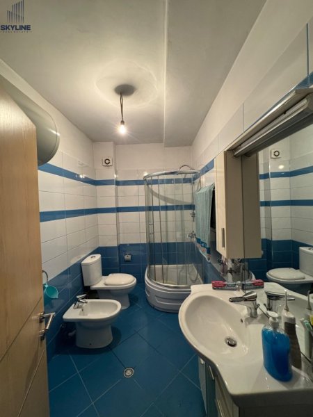 Tirane, shitet apartament 2+1 Kati 1, 171 m² 140.000 € (Astir)