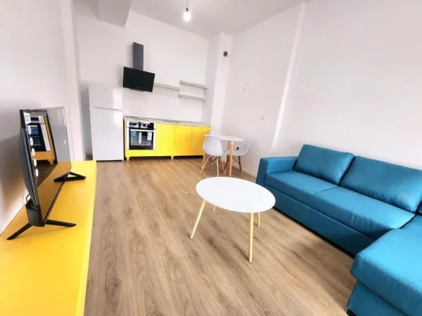 Tirane, jepet me qera apartament 1+1+Ballkon Kati 5, 400 m² 400 € (Ali Dem)