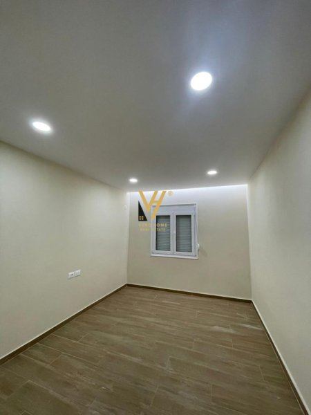 Tirane, jepet me qera apartament 1+1+Ballkon Kati 5, 82 m² 500 € (RRUGA E BOGDANEVE)