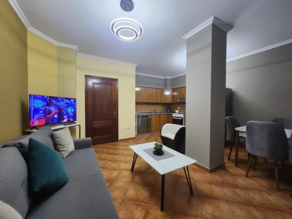 Tirane, jepet me qera apartament 1+1+Ballkon Kati 5, 74 m² 590 € (Rruga Fortuzi)