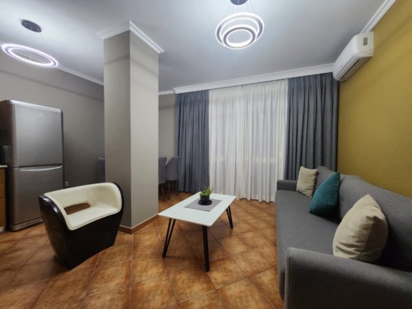 Tirane, jepet me qera apartament 1+1+Ballkon Kati 5, 74 m² 590 € (Rruga Fortuzi)