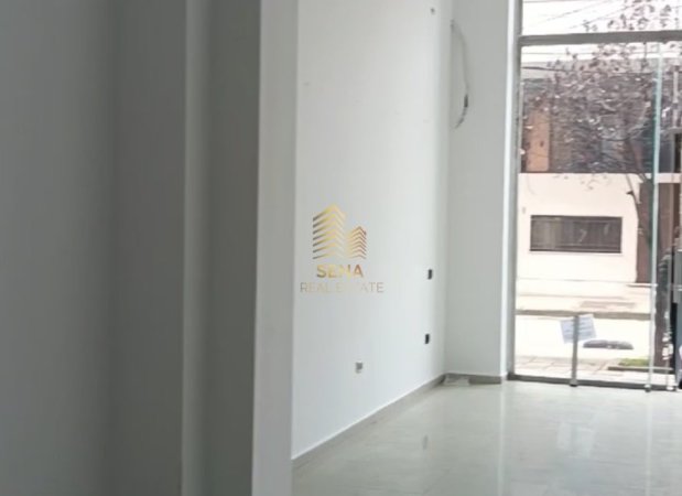 Tirane, shitet dyqan Kati 0, 89 m² 120.000 € (Kodra Diellit)