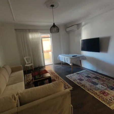 Tirane, jepet me qera apartament 2+1+Ballkon Kati 2, 80 m² 550 € (DON BOSKO)