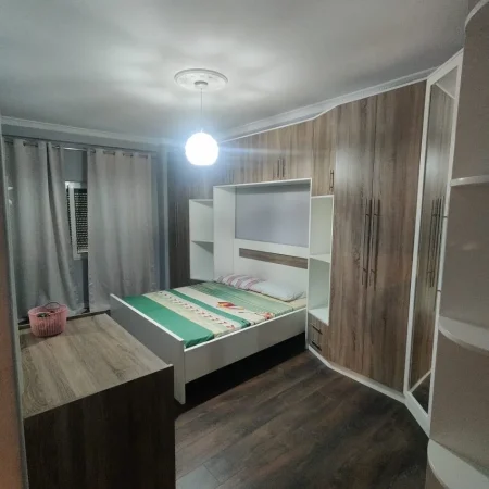 Tirane, jepet me qera apartament 2+1+Ballkon Kati 2, 80 m² 550 € (DON BOSKO)