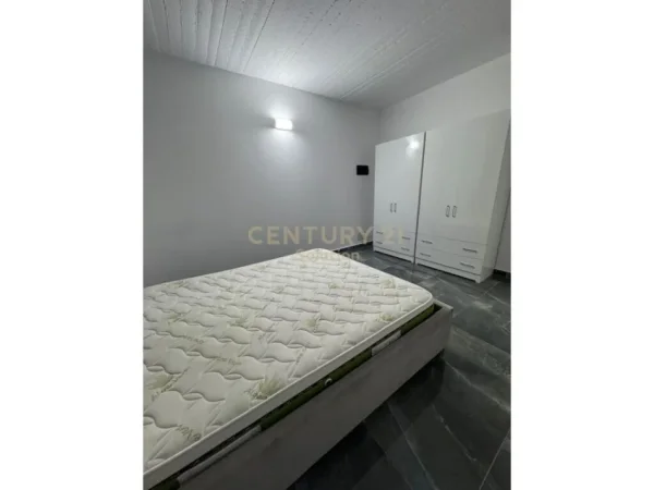 Tirane, jap me qera apartament 1+1 Kati 0, 60 m² 400 € (astiri)