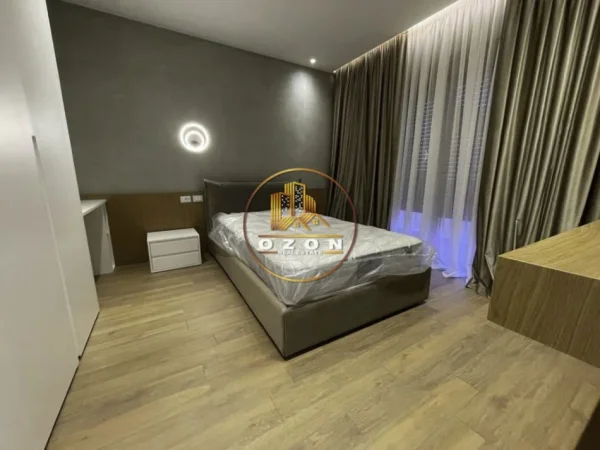 Tirane, jepet me qera Vile 3+1 Kati 3, 201 m² 3.000 € (teg)