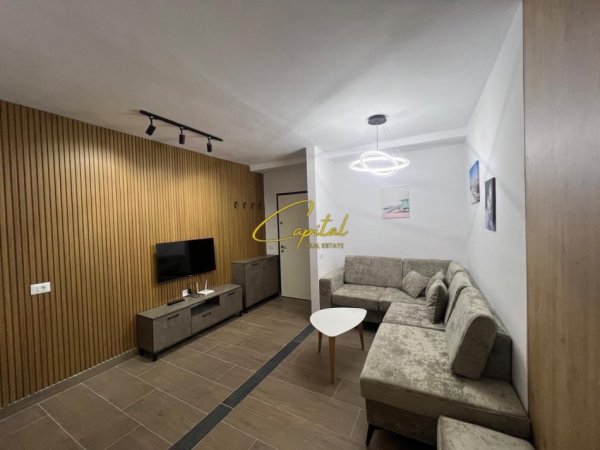 Tirane, jepet me qera apartament 1+1 Kati 3, 55 m² 500 € (SELITE)