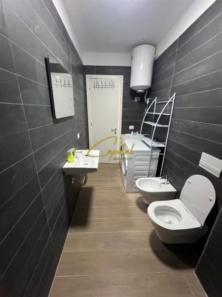 Tirane, jepet me qera apartament 1+1 Kati 3, 55 m² 500 € (SELITE)